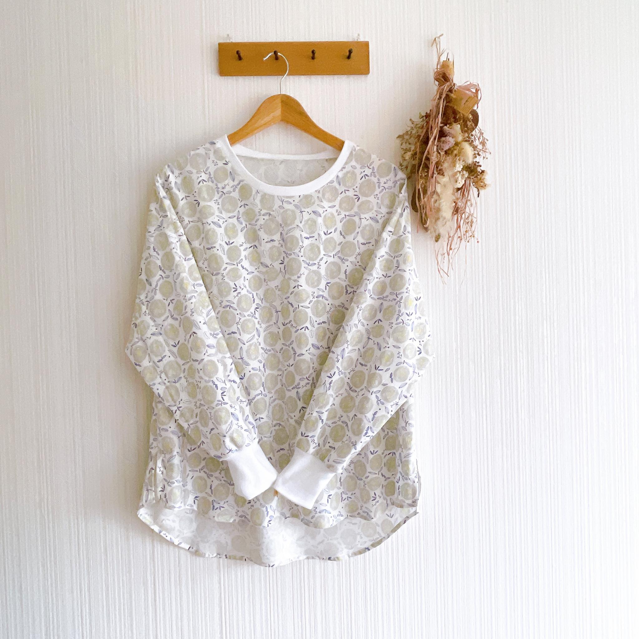 布帛トレーナー